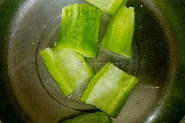 苦瓜斩蛋的做法图解2
