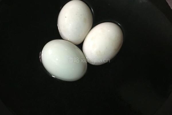 咸蛋黄炒蟹的做法图解1