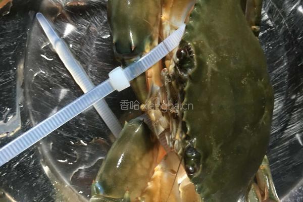 咸蛋黄炒蟹的做法图解2