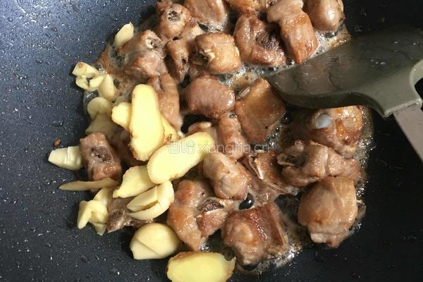 排骨炖豆角土豆的做法图解5
