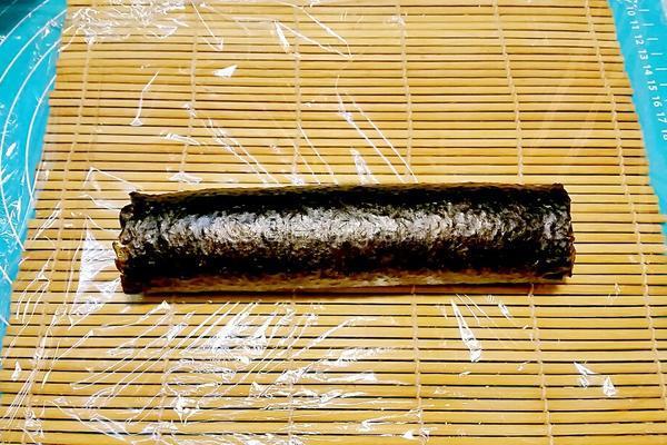 紫菜卷寿司的做法图解6
