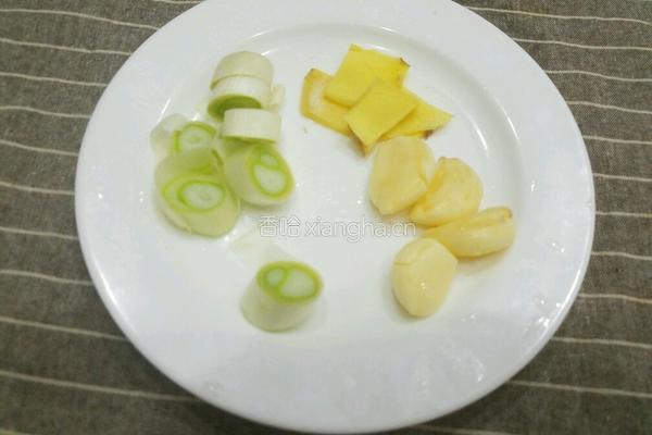 莲藕红烧肉的做法图解4