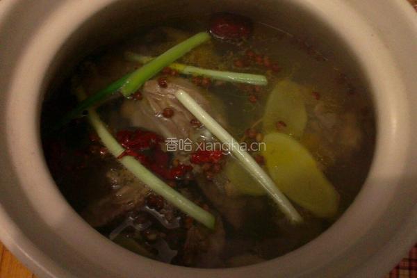 蘑菇炖鸡的做法图解4