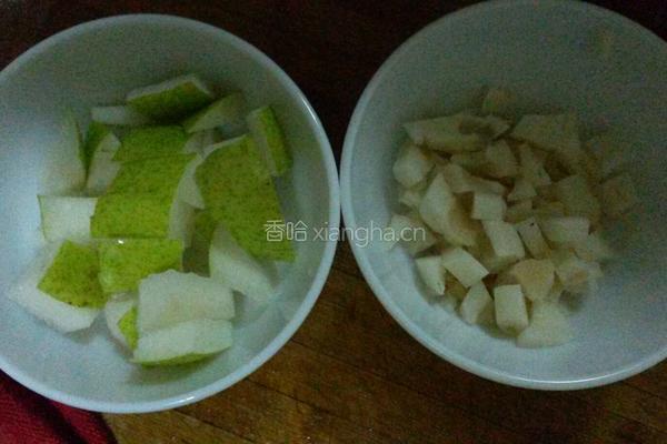 银耳莲藕汤的做法图解1