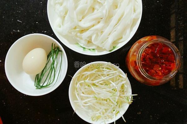 蛋炒粉的做法图解1
