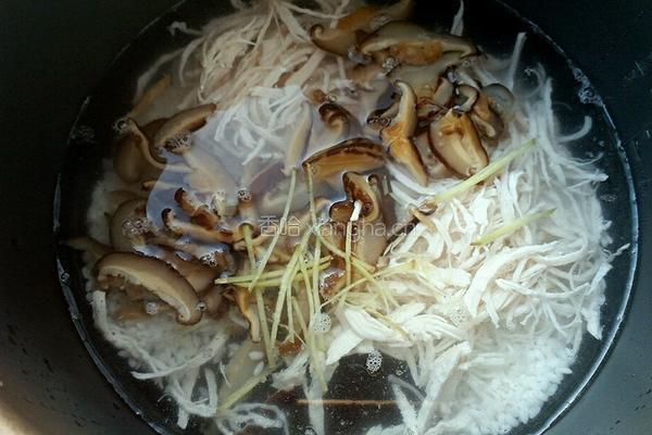 香菇鸡丝粥的做法图解6