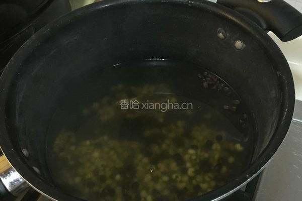 红豆薏米地瓜粥的做法图解1