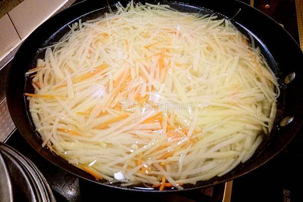 鸡蛋薄饼卷土豆丝的做法图解14