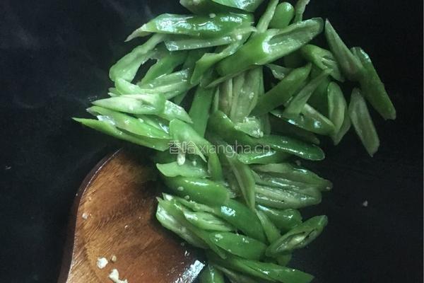 鸡蛋炒尖椒的做法图解6