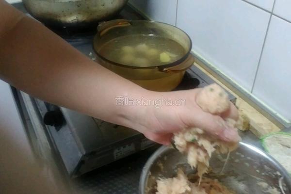 鸡肉丸子汤的做法图解6