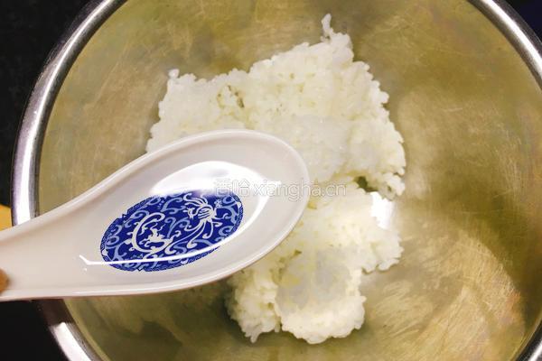 牛油果拌饭的做法图解1