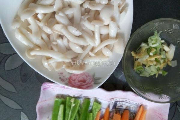 素炒白玉菇的做法图解2