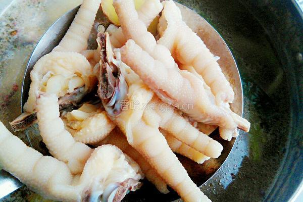 秘制泡椒凤爪的做法图解9