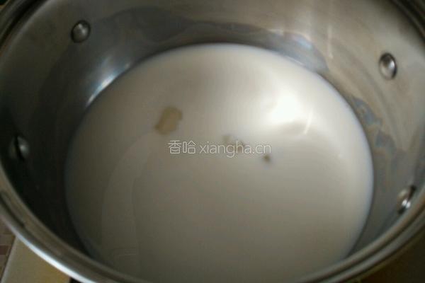 牛奶椰汁西米露的做法图解1