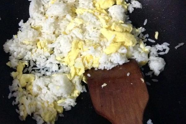肉松蛋炒饭的做法图解4
