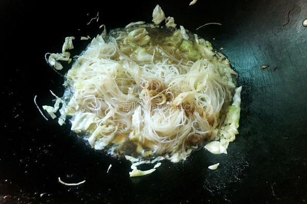 包心菜炒粉丝的做法图解8