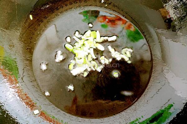 老干妈素炒饼的做法图解4