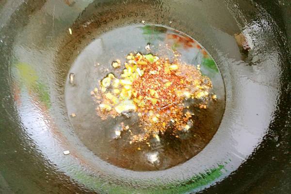 老干妈素炒饼的做法图解5