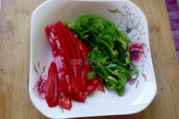 辣椒炒肉皮的做法图解2
