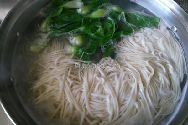 荷包蛋面条的做法图解3