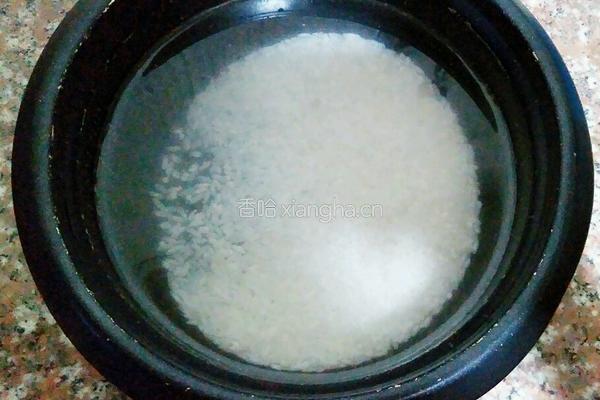桂圆红枣稀饭的做法图解2