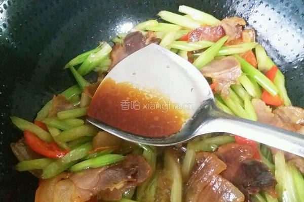 腊肉炒西芹的做法图解8