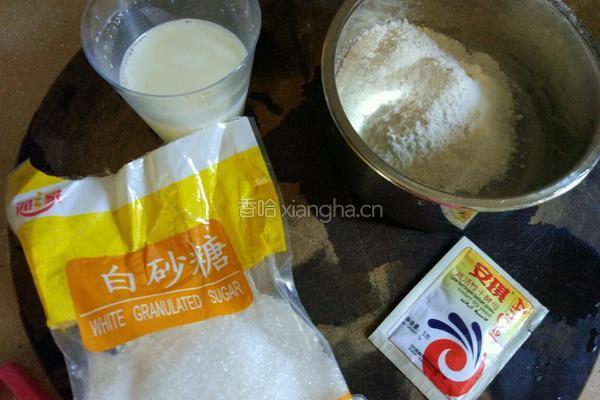 牛奶蒸米糕的做法图解1