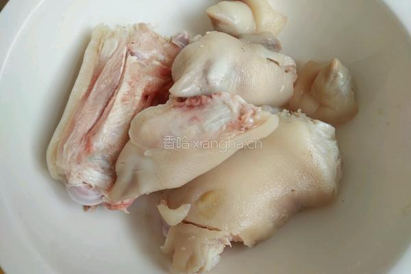 无水猪蹄的做法图解1