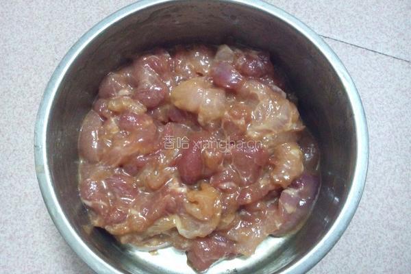 芹菜面条的做法图解1