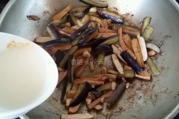茄子炒豆腐干的做法图解7