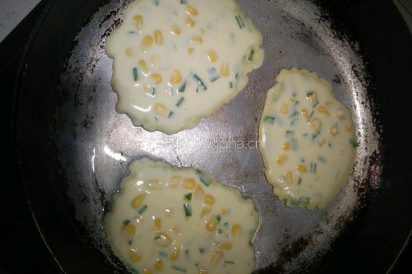 玉米煎饼的做法图解3