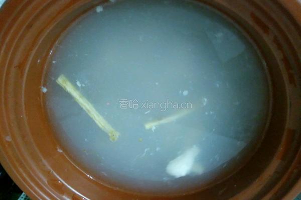 青橄榄瘦肉汤的做法图解4