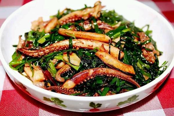 荤素搭配健康美味鱿鱼韭菜的做法图解12