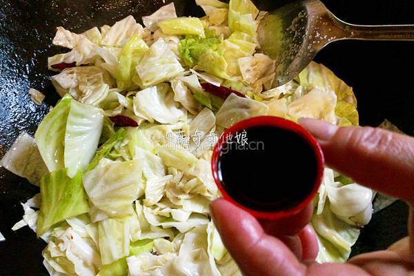 炝圆白菜的做法图解7