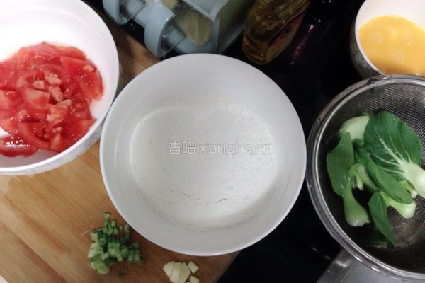 番茄鸡蛋疙瘩汤的做法图解1
