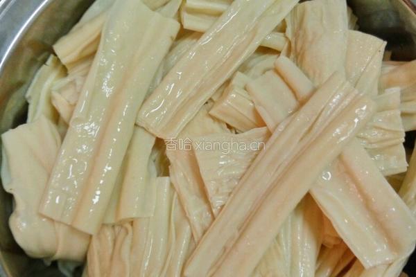 虾米豆枝韭菜的做法图解1