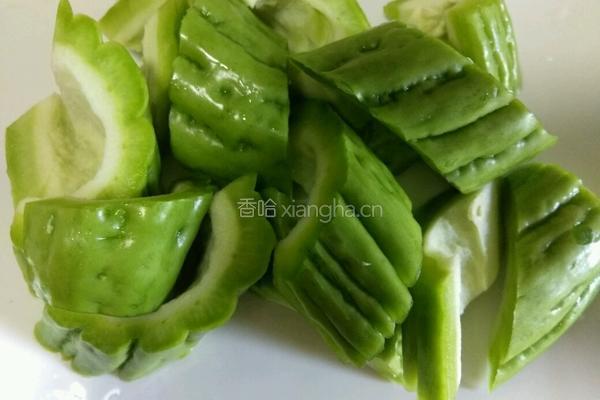 苦瓜炖排骨的做法图解2