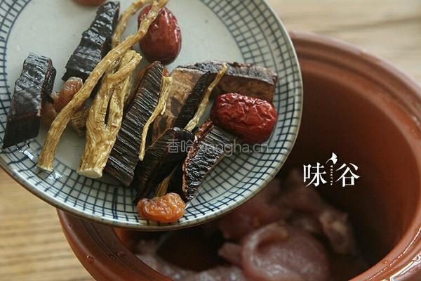 灵芝煲瘦肉的做法图解3