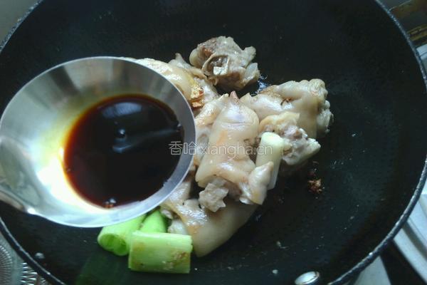 猪蹄炖土豆的做法图解7