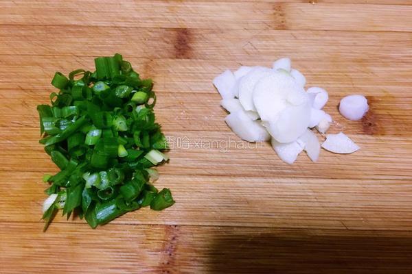 丝瓜豆腐汤的做法图解2