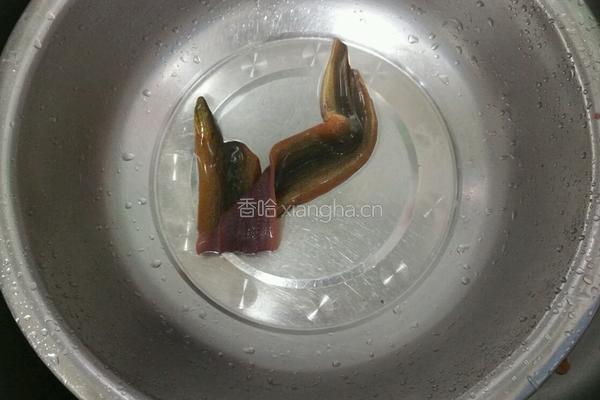 鳝片炒洋葱的做法图解1