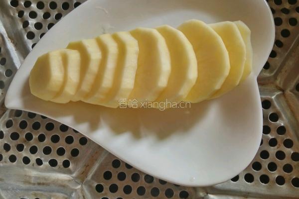 蜜汁土豆的做法图解2