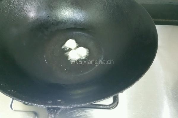 干锅鲫鱼的做法图解2