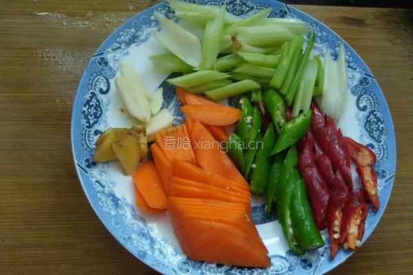 红烧腊肉的做法图解3