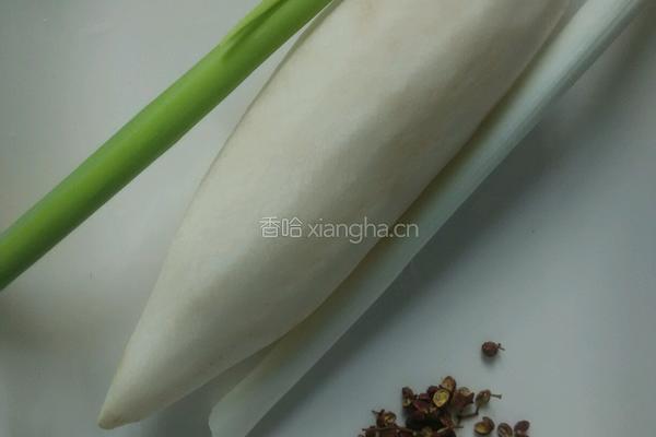 椒油白萝卜丝的做法图解1