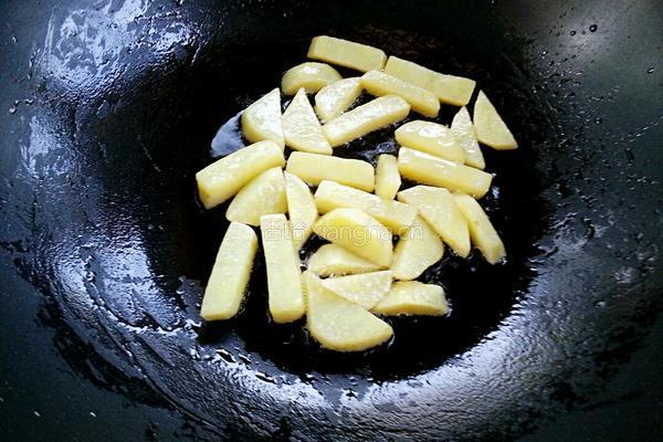 豆角土豆炖排骨的做法图解4