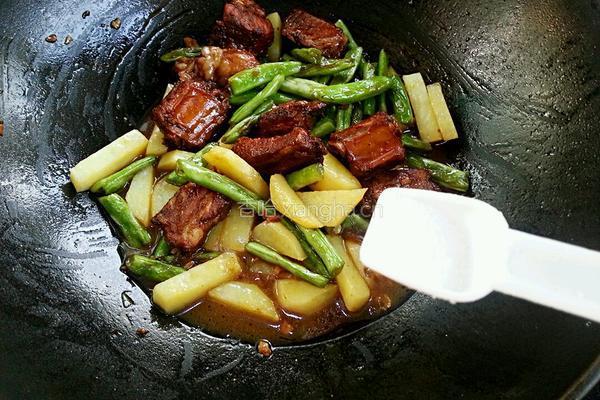 豆角土豆炖排骨的做法图解15