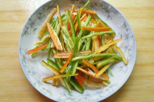 青椒肉丝的做法图解2