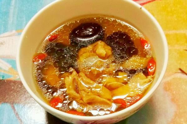 红枣枸杞香菇鸡汤的做法图解9
