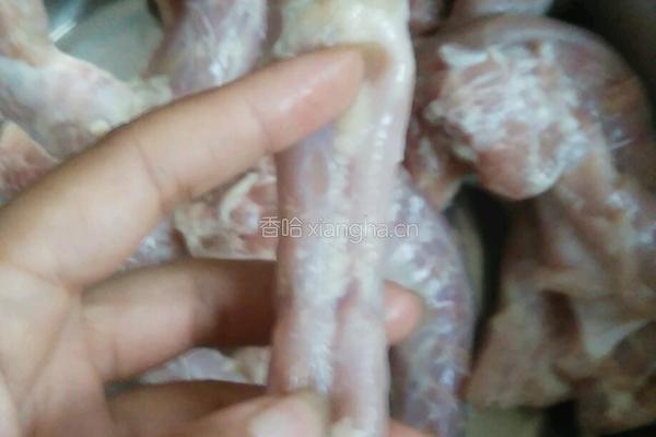 香辣鸡脖的做法图解2